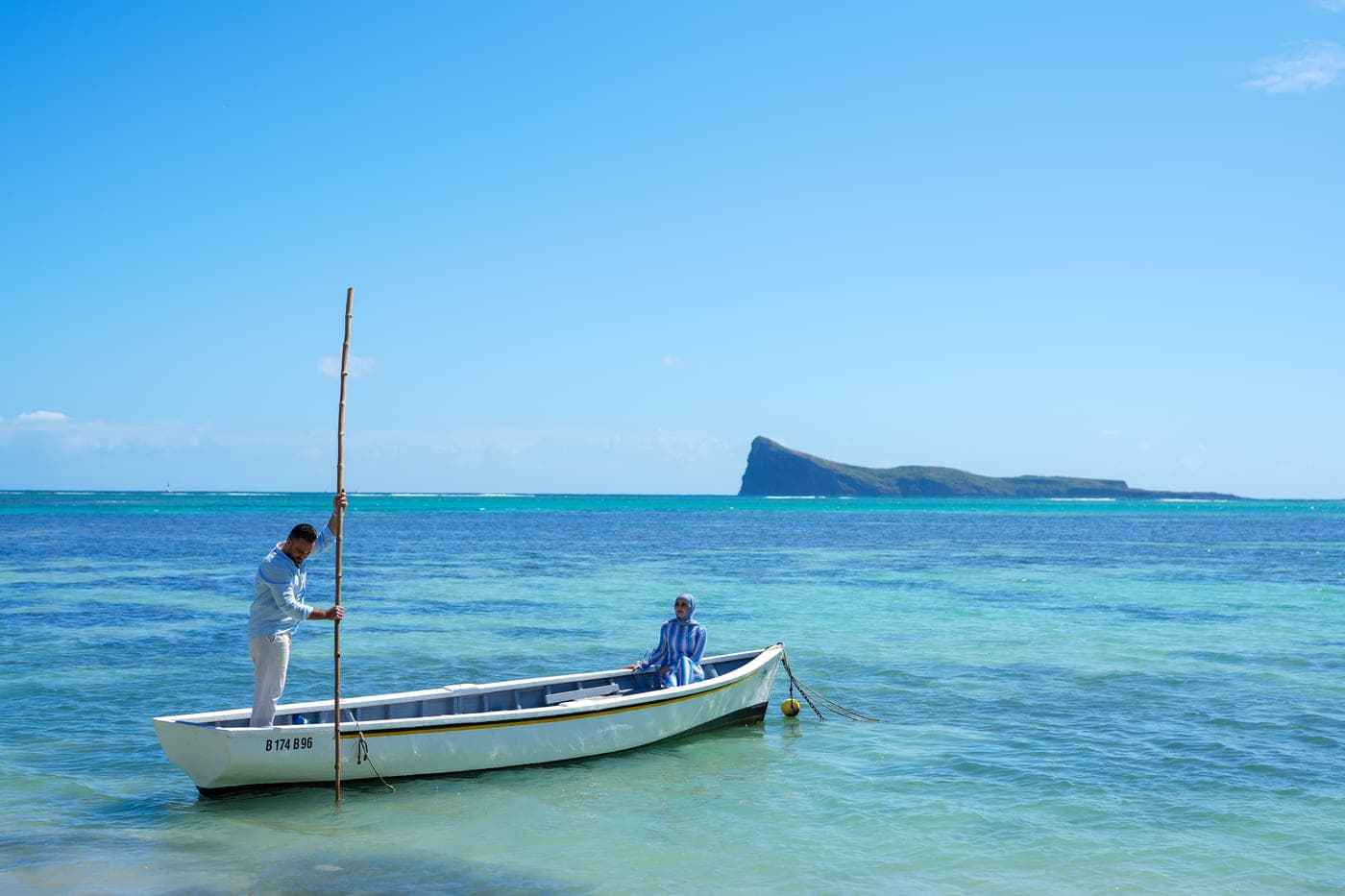 Bain boeuf couple boat coin de mire mauritius